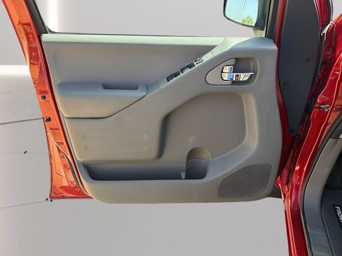 Used 2017 Nissan Frontier SV AWD/4WD image 19