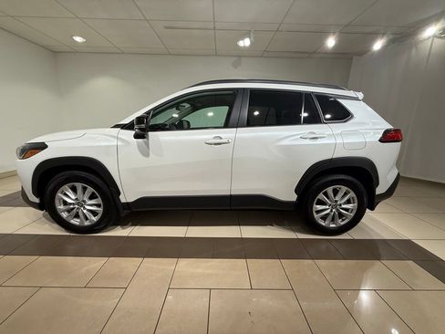 Certified 2025 Toyota Corolla Cross LE FWD image 2