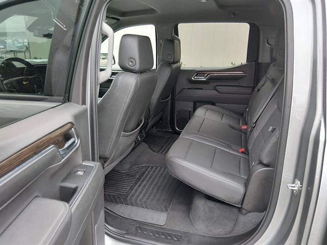 Used 2024 Chevrolet Silverado 1500 LT w/ Z71 Off-Road Package AWD/4WD image 11
