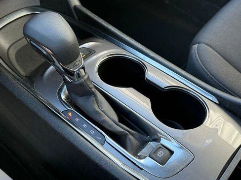 Used 2025 Chevrolet Malibu LT image 11