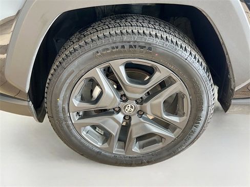 Used 2024 Toyota RAV4 Adventure image 31