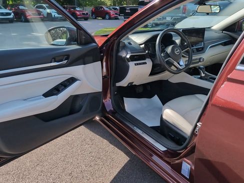 Used 2023 Nissan Altima 2.5 SL AWD/4WD image 17