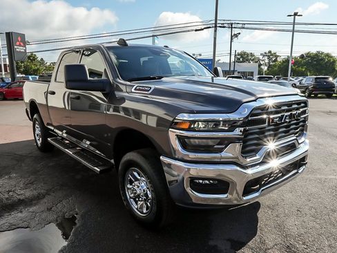Used 2026 RAM 2500 Tradesman w/ Chrome Appearance Group AWD/4WD image 3