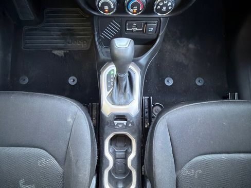 Used 2017 Jeep Renegade Sport w/ Power & Air Group FWD image 28