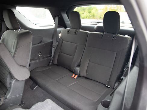 Used 2020 Ford Explorer XLT image 20