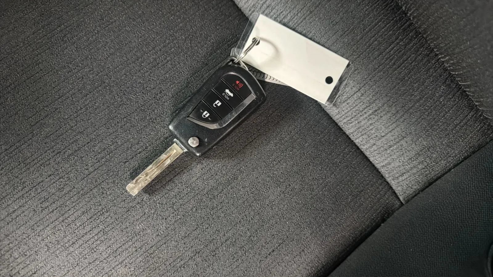 Used 2019 Toyota Camry LE FWD image 29