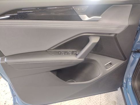 New 2026 Volkswagen Tiguan SE FWD image 19