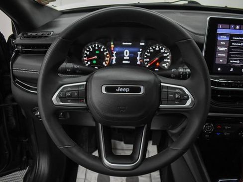 Used 2022 Jeep Compass Altitude image 36