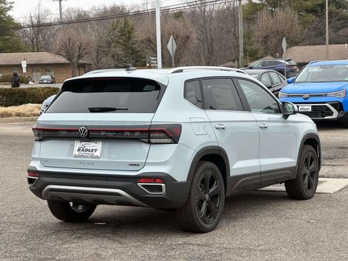 New 2026 Volkswagen Taos SEL AWD/4WD image 2