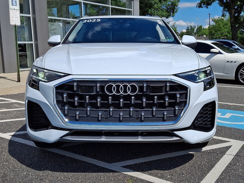 Used 2025 Audi Q8 Premium Plus AWD/4WD image 2
