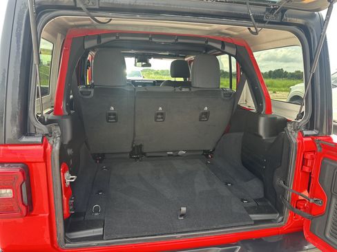 Used 2024 Jeep Wrangler Unlimited Rubicon AWD/4WD image 31