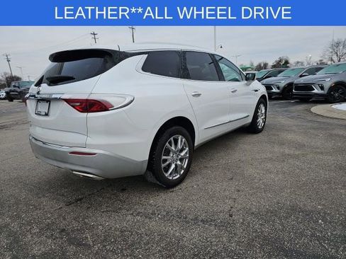 Used 2023 Buick Enclave Premium image 17