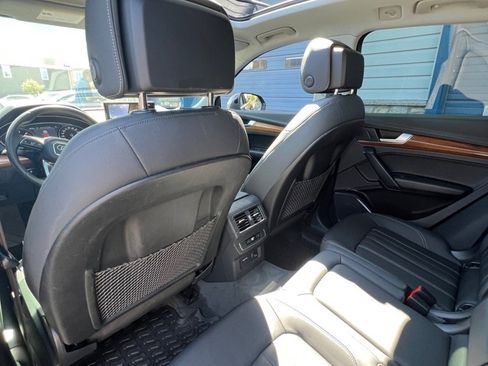 Used 2022 Audi Q5 2.0T Premium w/ Convenience Package image 9