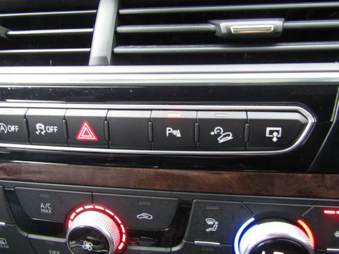 Used 2017 Audi Q7 3.0T Premium Plus w/ Premium Plus Package image 40