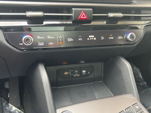 New 2026 Kia Sportage EX w/ EX Panorama Roof Package image 23