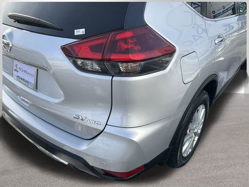 Used 2019 Nissan Rogue SV image 28