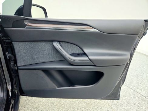 Used 2024 Tesla Model X image 24