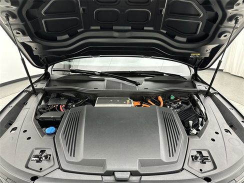 Certified 2024 Audi Q8 e-tron Premium image 26