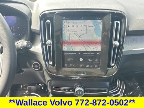 Used 2026 Volvo XC40 B5 Plus AWD/4WD image 17