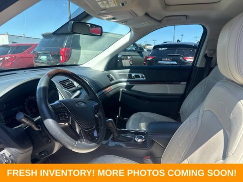 Used 2018 Ford Explorer Platinum AWD/4WD image 8