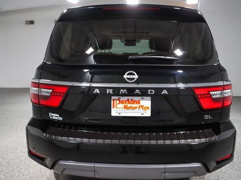 Used 2022 Nissan Armada SL w/ Captain's Chairs Package AWD/4WD image 8