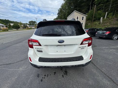 Used 2017 Subaru Outback 3.6R Limited AWD/4WD image 4