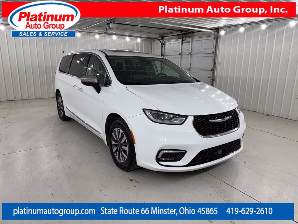 Used 2023 Chrysler Pacifica Limited FWD image 7