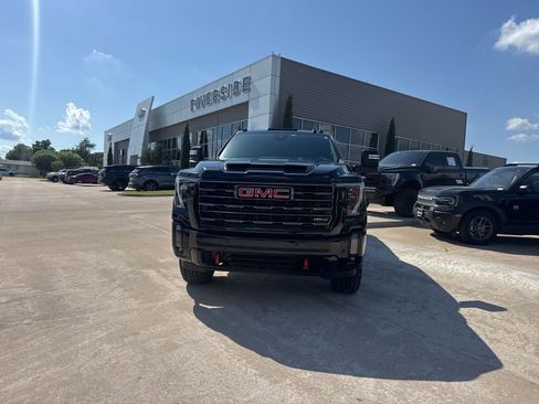 Used 2024 GMC Sierra 2500 AT4 w/ AT4 Premium Plus Package AWD/4WD image 8