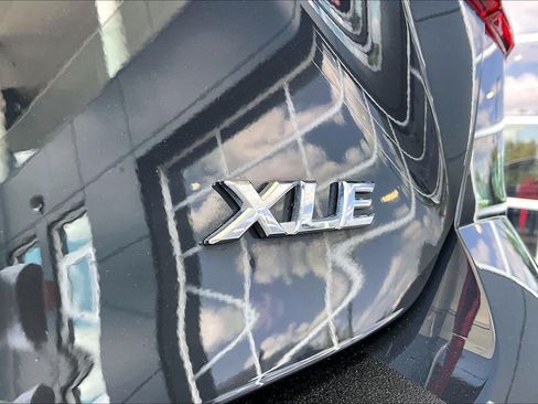 Used 2026 Toyota Camry XLE FWD image 10