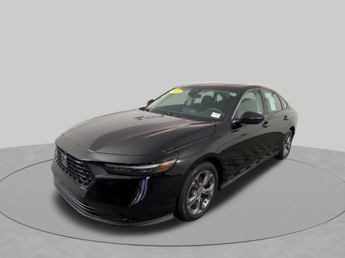 Used 2023 Honda Accord EX image 39