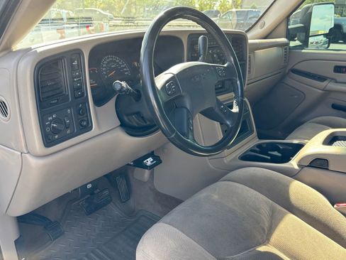 Used 2004 GMC Sierra 2500 SLE w/ Heavy-Duty Power Package AWD/4WD image 14