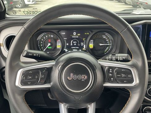 Used 2024 Jeep Wrangler Unlimited Sahara image 25