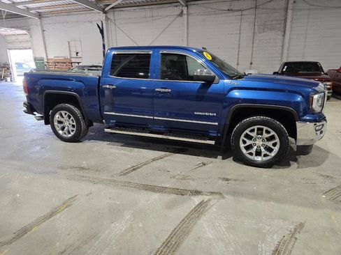 Used 2018 GMC Sierra 1500 SLT w/ SLT Premium Package AWD/4WD image 17