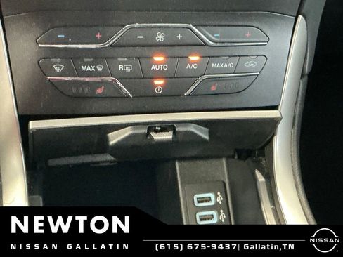 Used 2019 Ford Edge SEL w/ Equipment Group 201A AWD/4WD image 23