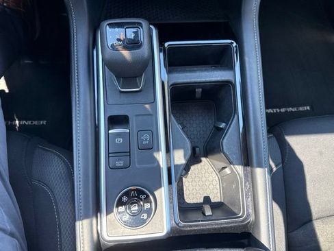 Used 2023 Nissan Pathfinder SV w/ SV Premium Package AWD/4WD image 21