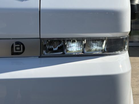 Used 2024 Chevrolet Brightdrop 600 w/ Commercial Equipment Package AWD/4WD image 10