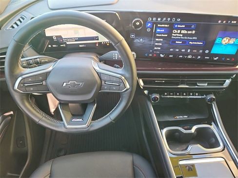 Used 2025 Chevrolet Traverse Z71 w/ Driver Confidence Package image 11