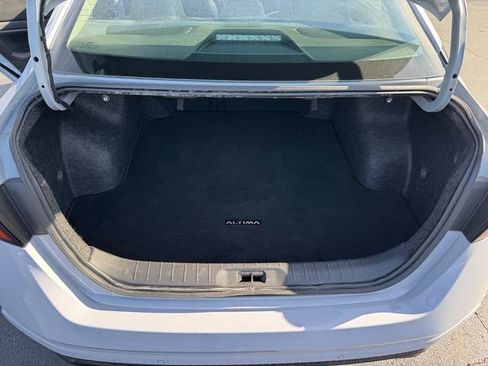 Certified 2024 Nissan Altima 2.5 SR image 11
