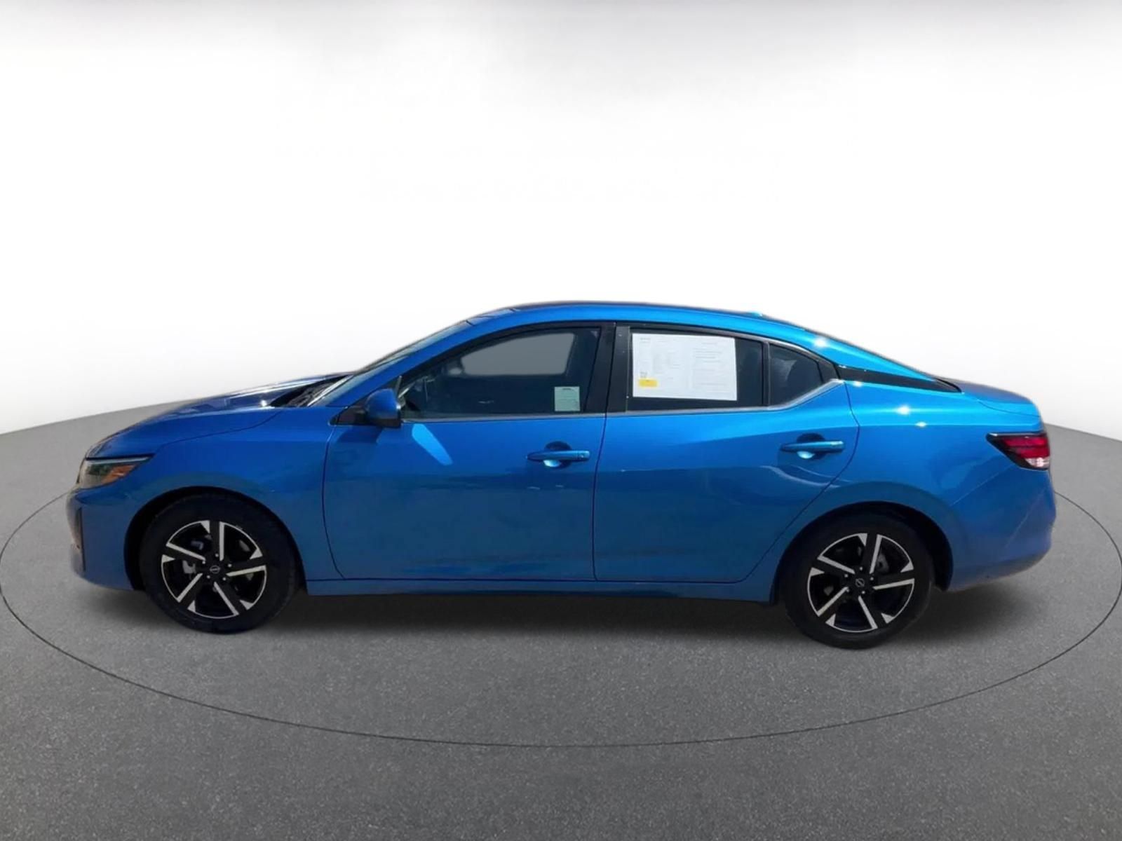 Used 2025 Nissan Sentra SV FWD image 8