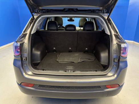 Used 2018 Jeep Compass Latitude w/ Popular Equipment Group AWD/4WD image 30