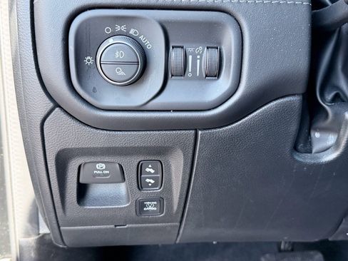 Used 2022 RAM 1500 Limited image 11