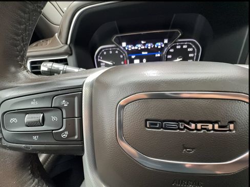 Used 2021 GMC Yukon XL Denali w/ Denali Premium Package AWD/4WD image 45