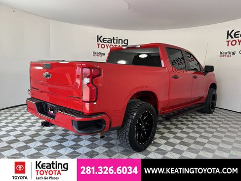 Used 2022 Chevrolet Silverado 1500 Custom w/ LPO, Blackout Package RWD image 5