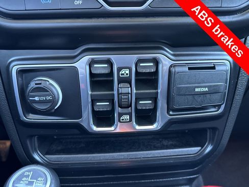 Used 2021 Jeep Wrangler Unlimited Sahara w/ Dual Top Group image 8