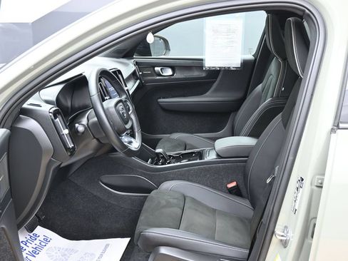 Used 2023 Volvo C40 P8 Recharge Ultimate AWD/4WD image 29