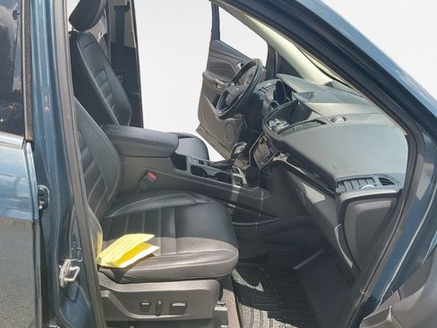 Used 2019 Ford Escape Titanium AWD/4WD image 26