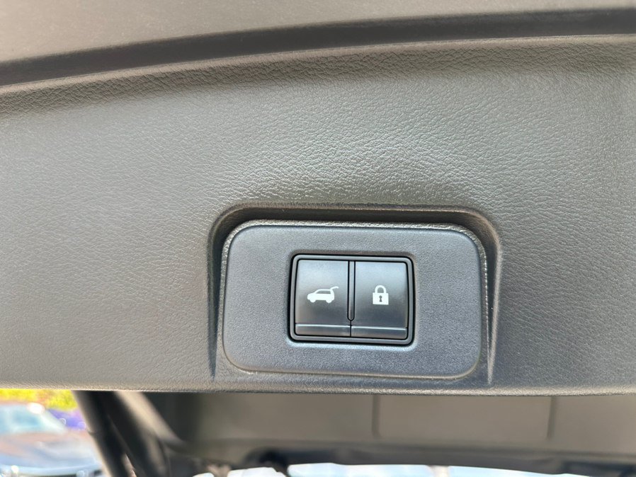 Used 2022 Nissan Rogue SV AWD/4WD image 30