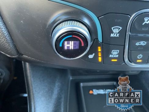 Used 2022 Chevrolet Traverse LT image 21