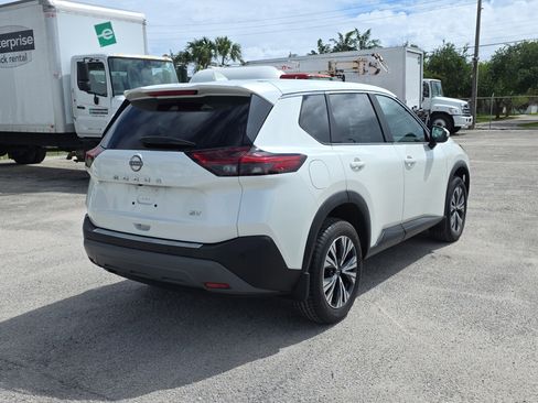 Used 2023 Nissan Rogue SV image 7