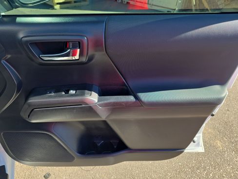 Used 2023 Toyota Tacoma TRD Off-Road image 27